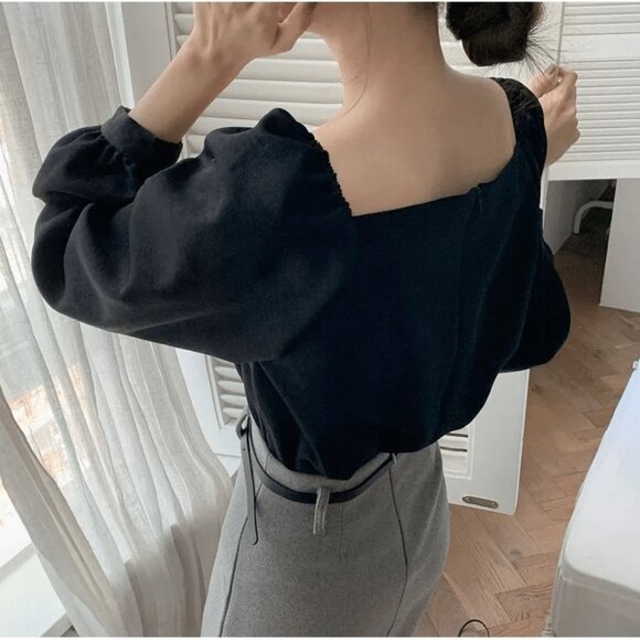 Chic Balloon Sleeve Top with sweetheart neckline - Picture 2 of 8